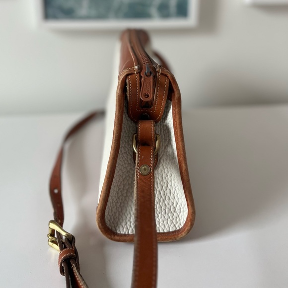 Dooney & Bourke Handbags - Dooney & Bourke All Weather Leather Crossbody Bag 🔥🔥